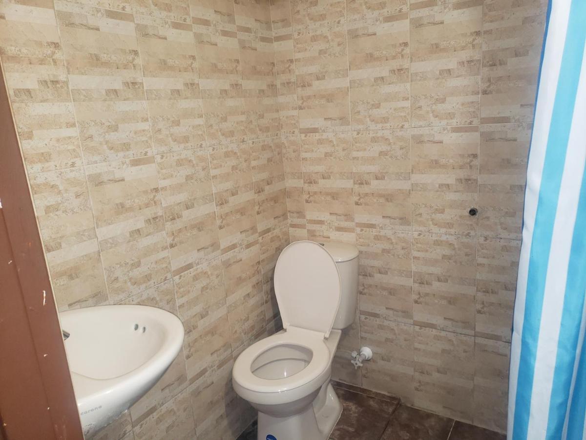 Hostal Hollywood Inn Ριονέγρο Εξωτερικό φωτογραφία