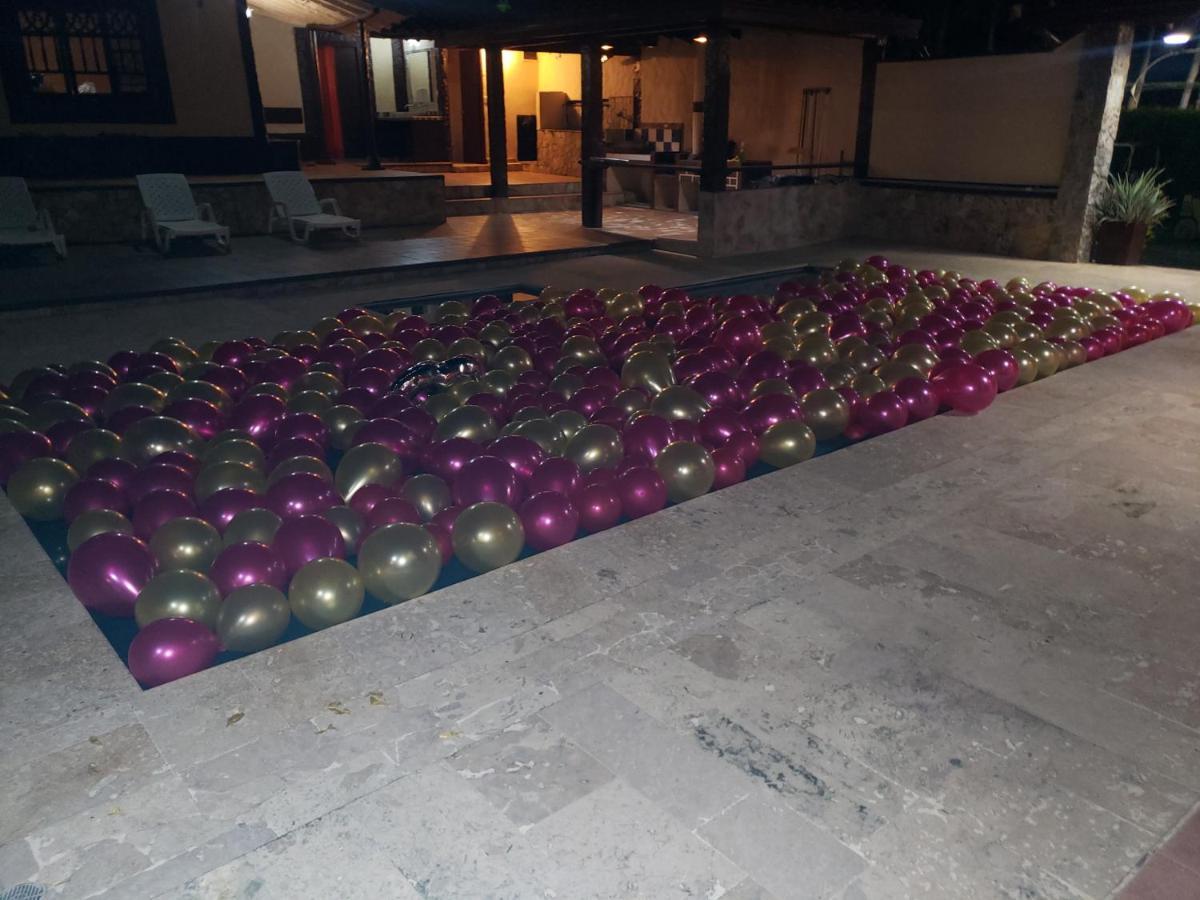 Hostal Hollywood Inn Ριονέγρο Εξωτερικό φωτογραφία