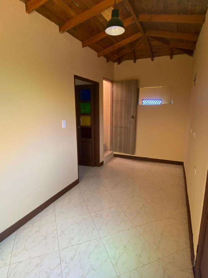 Hostal Hollywood Inn Ριονέγρο Εξωτερικό φωτογραφία