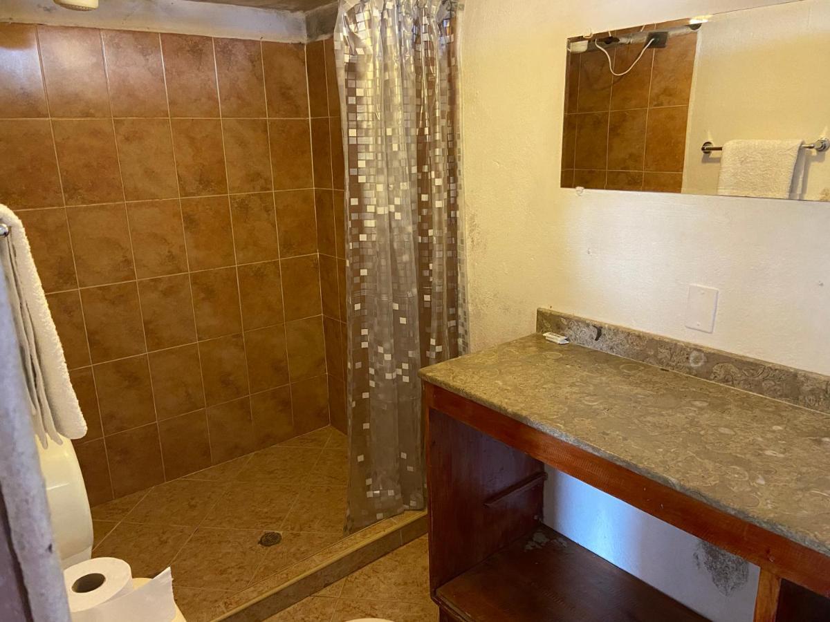 Hostal Hollywood Inn Ριονέγρο Εξωτερικό φωτογραφία